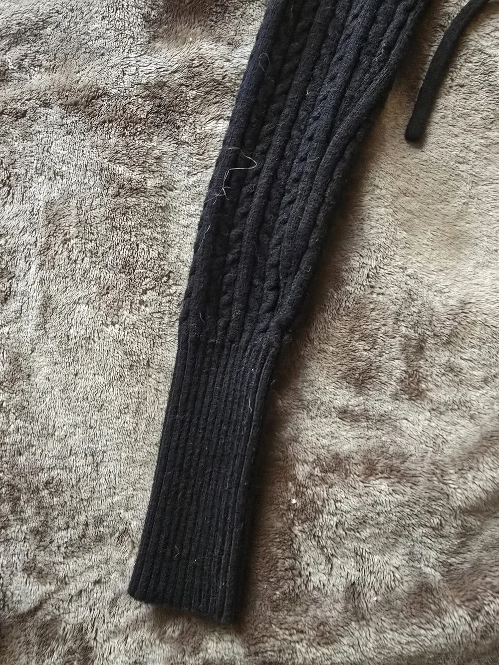 N/A black cable
